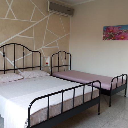 Casa Vacanze Il Fiore Di Loto Apartment Zibido San Giacomo Екстериор снимка