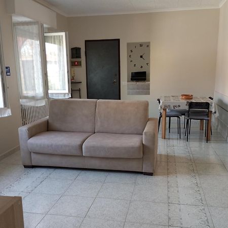 Casa Vacanze Il Fiore Di Loto Apartment Zibido San Giacomo Екстериор снимка